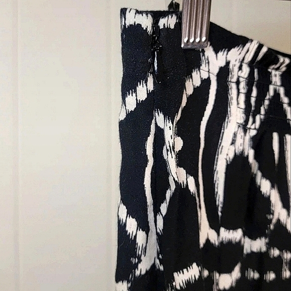 Express XS Maxi Skirt Thigh High Slit Black Tribal - Picture 5 of 10